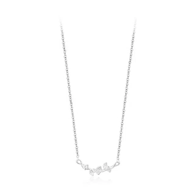 中国黄金 央创时尚 三生有杏系列 银杏叶锁骨链 轻奢小众设计 简约气质 通勤百搭 足银 项链 女款 精美礼盒