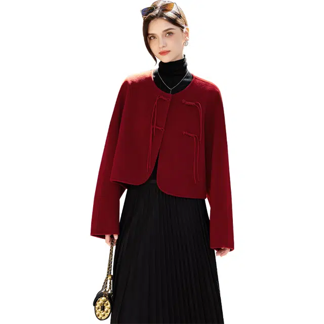 她池 短款圆领宽松保暖双面呢长袖截短外套 女款 红色