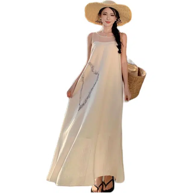 黛尔佳人 法式吊带宽松显瘦背心抹胸气质长裙休闲度假风性感露背无袖连衣裙 女款