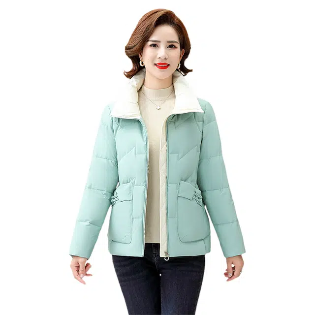 鸭鸭 短款休闲时尚纯色厚款羽绒服 女款