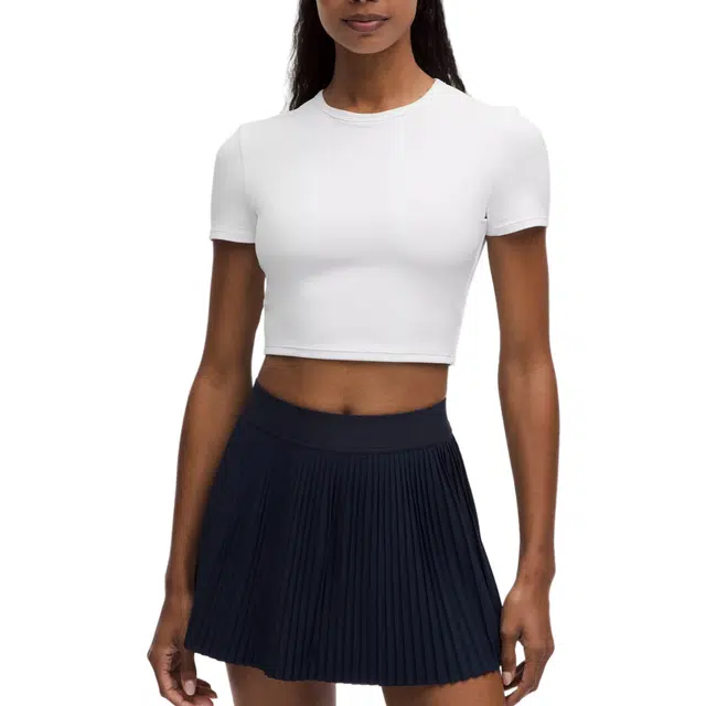 lululemon Tight-FitCropped Shelf-Bra T-Shirt Light Support T