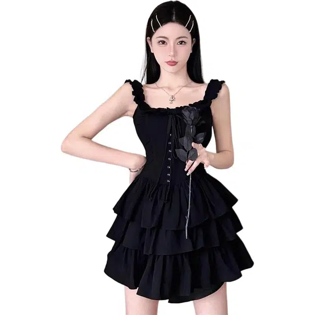 黛尔佳人 赫本风小黑裙心机设计感小众别致显瘦收腰女夏季吊带连衣裙 女款