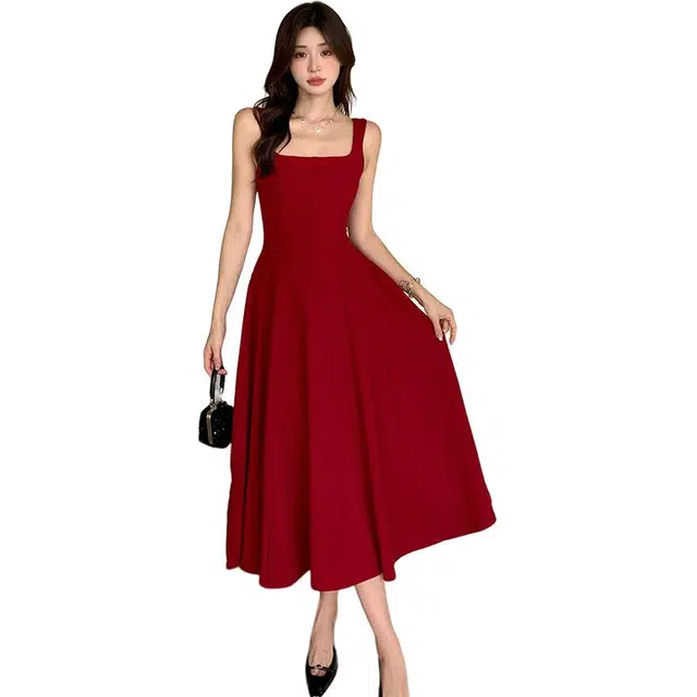 哒头下雨不愁 法式小众高级感方领收腰大裙摆垂感设计无袖连衣裙 女款