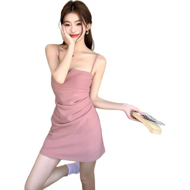 水中花 气质显瘦舒适优雅吊带连衣裙 女款