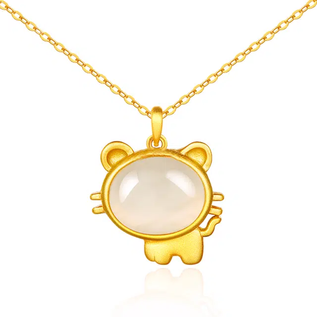 潮宏基 可爱小猫咪 萌趣卡造型设计 爆棚 精致轻奢时尚高级感 宝藏精品 玉髓 项链 女款