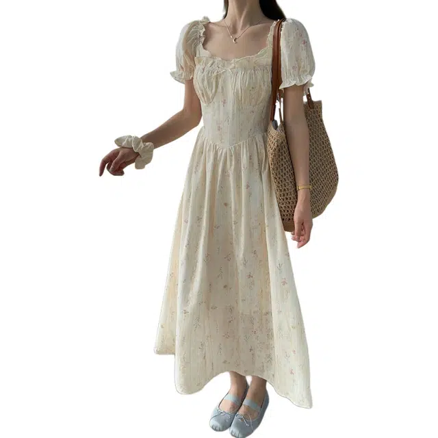 黛尔佳人 法式茶歇温柔蕾丝方领碎花泡泡袖短袖连衣裙 女款