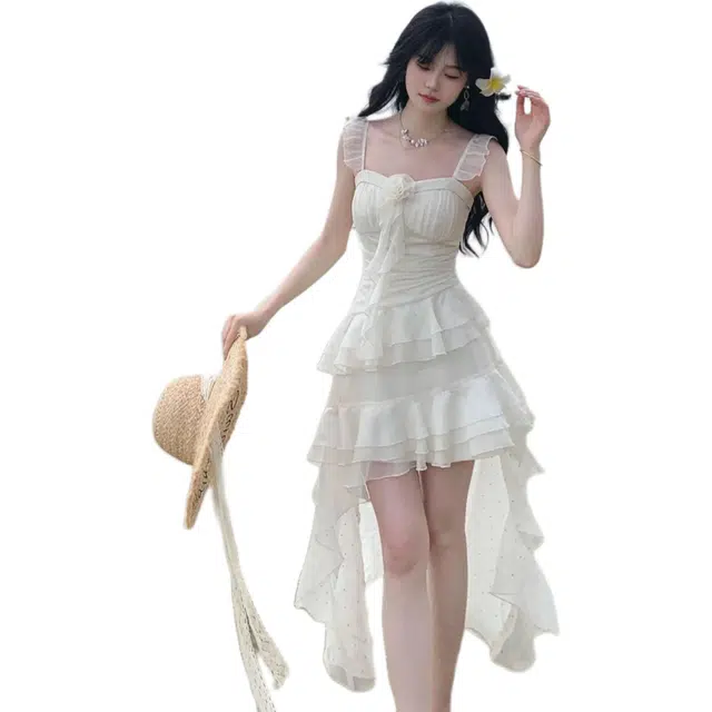 黛尔佳人 设计感小飞袖海边度假风夏季不规则辣妹生日裙子女吊带连衣裙 女款