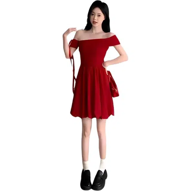 缪斯的诱惑 大码纯欲斜肩花苞裙收腰设计感蝴蝶结蓬蓬裙短袖连衣裙 女款