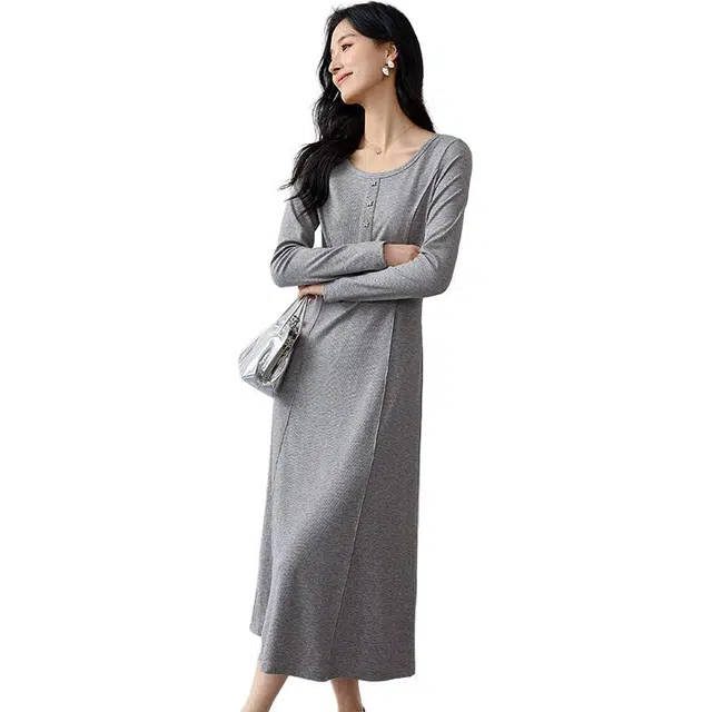 欧昵雪 圆领时尚简约感休闲气质针织纯色长袖连衣裙 女款 灰色