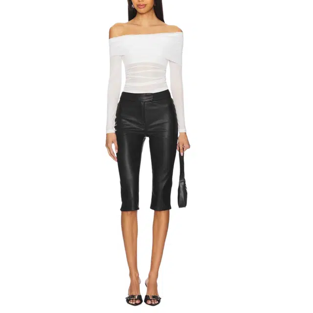 SUPERDOWN Kami Off Shoulder Top