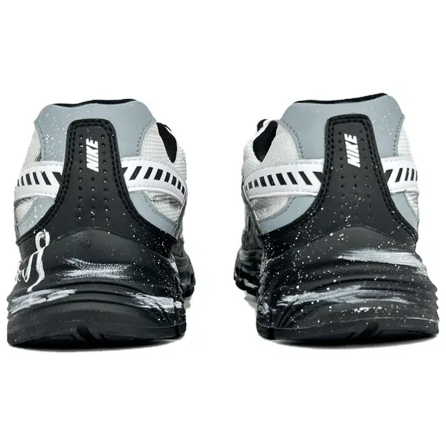 Nike Initiator