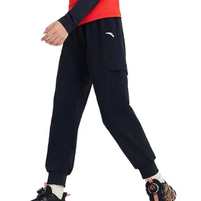 安踏儿童 速干亲肤吸汗针织运动裤 梦幻黑青少年