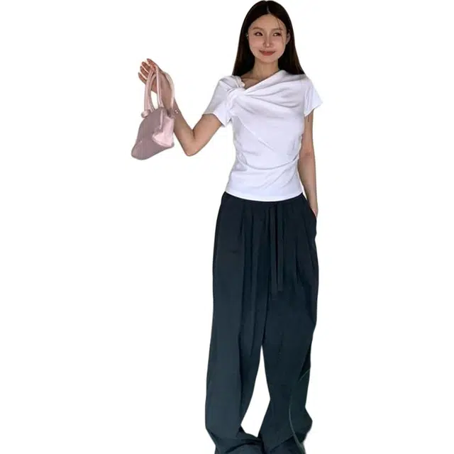 MUCCHIC 2025 T