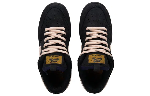 Nike Dunk SB pink hole