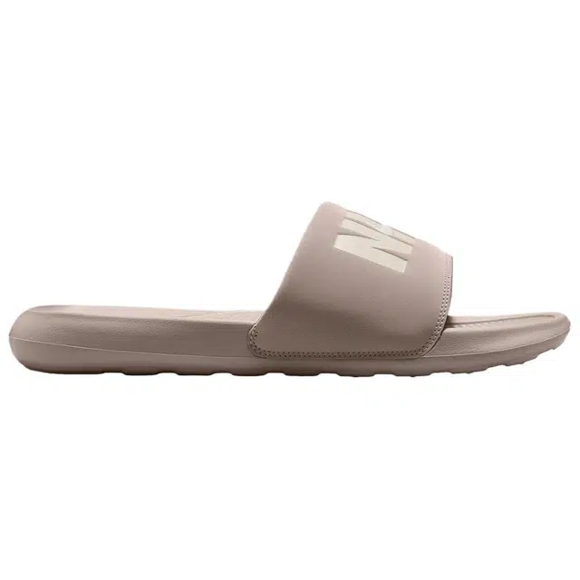 Nike Victori One SE