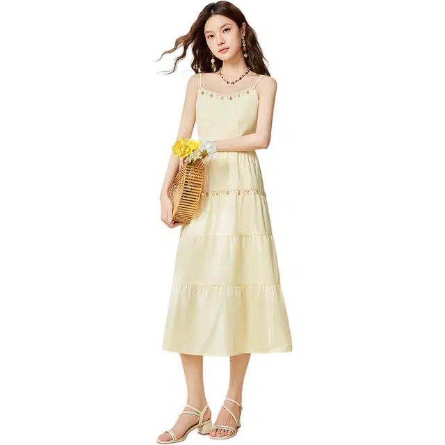 爱依服 法式海边度假风中长款吊带连衣裙 女款