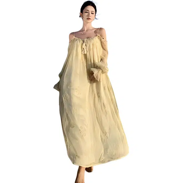 小菊川栗 时尚简约百搭舒适方领修身吊带连衣裙 女款 黄色