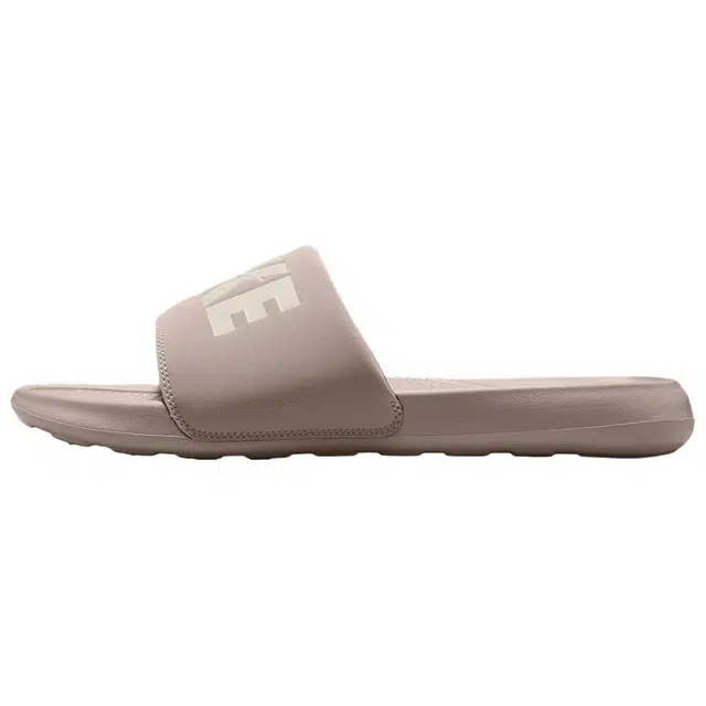 Nike Victori One SE