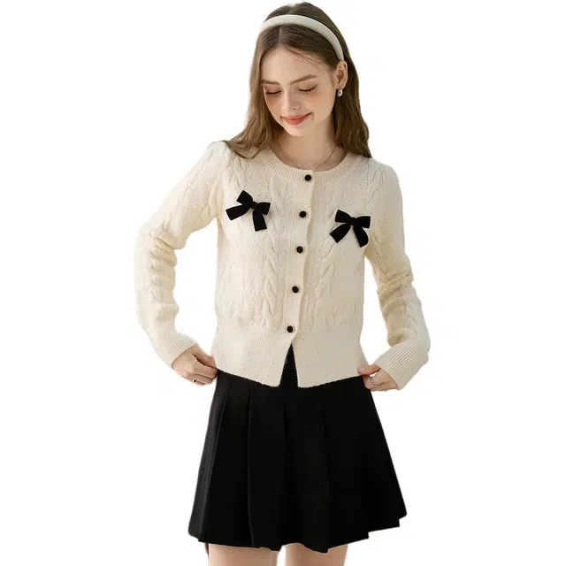 法文箱子 纯色时尚简约舒适百搭圆领舒适长袖针织衫 女款