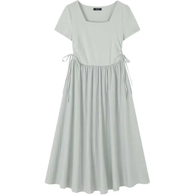 潞优野 度假风方领设计显瘦气质优雅休闲高腰薄款短袖连衣裙 女款