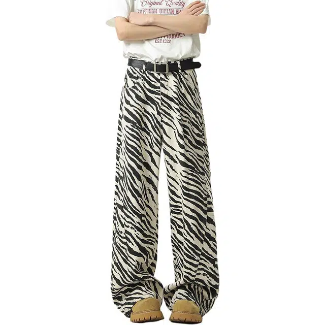 沃马 美式高街斑马弯刀水洗做旧废土风高级感流行简约牛仔裤 男女同款 白色