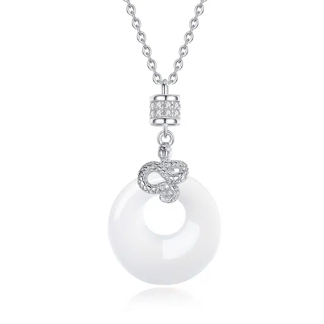 帝苏行 温婉动人 银蛇绮韵 新中式国潮 吉祥如意 平安顺遂 简约小众设计 玉髓 项链 女款