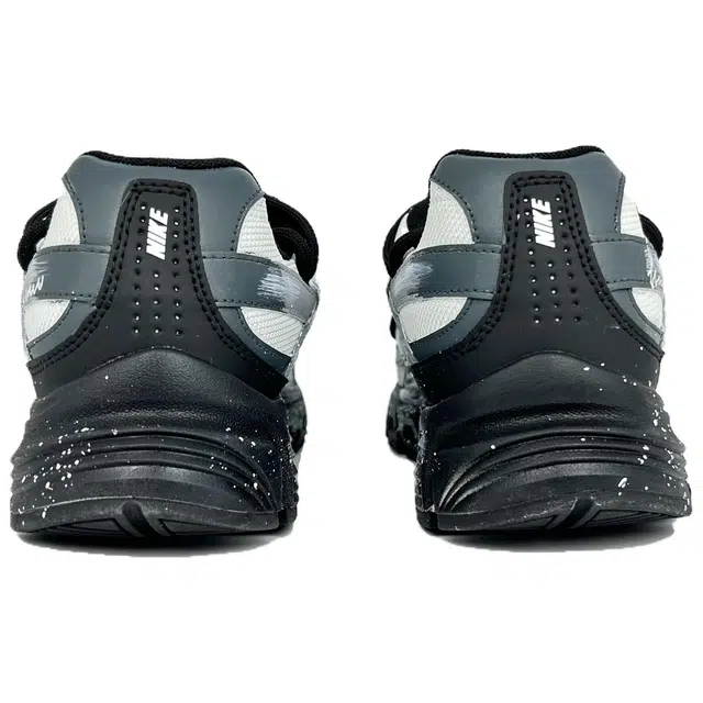 Nike Initiator