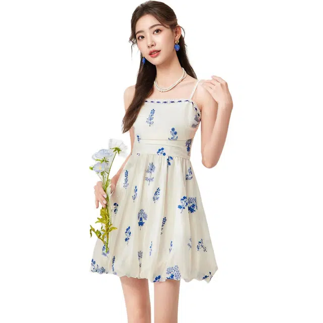 爱依服 纯欲温柔气质度假吊带连衣裙 女款