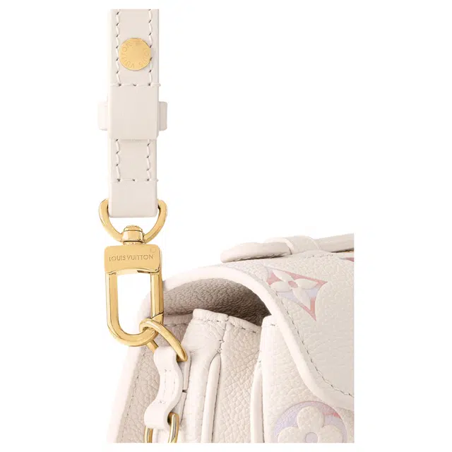 LOUIS VUITTON Pochette Metis East West