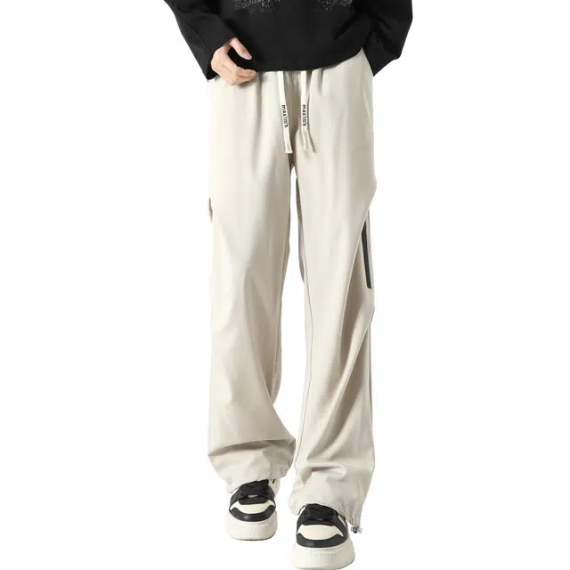 maxim's de paris logo