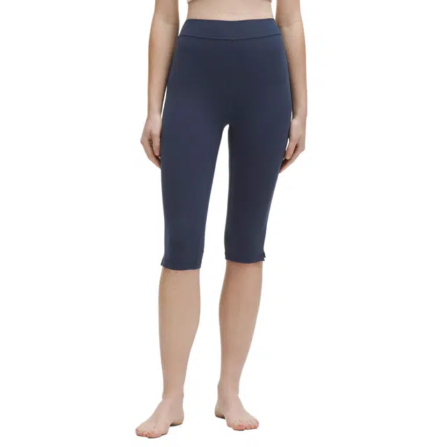 lululemon Groove High-Rise Notched-HemCropNulu 15"