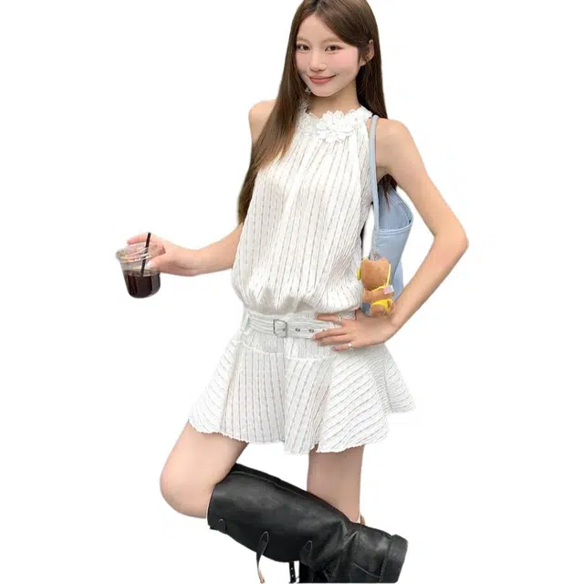 水中花 设计感式挂脖显瘦裙子无袖连衣裙 女款