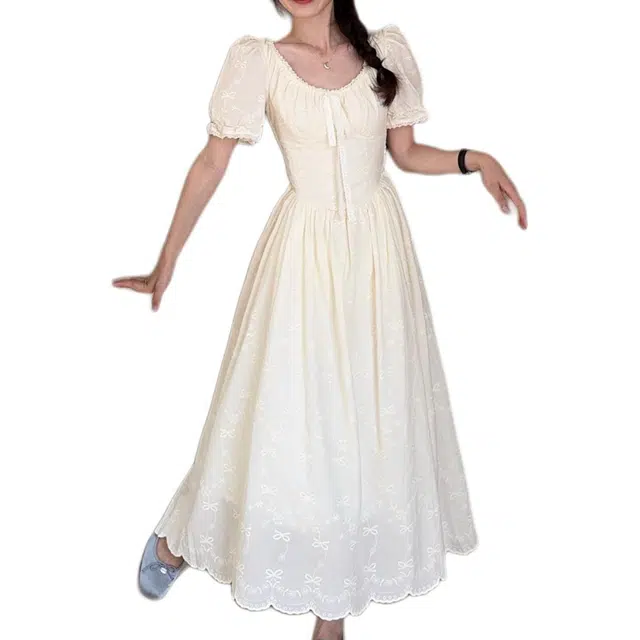 黛尔佳人 温柔风甜美荷叶边泡泡袖蕾丝提花刺绣短袖连衣裙 女款