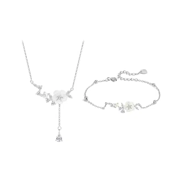 大唐国鼎 山茶花 时尚简约轻奢小众设计森系高级感 优雅甜美精致气质甜妹 可爱温柔浪漫百搭  好运 合金 项链 女款