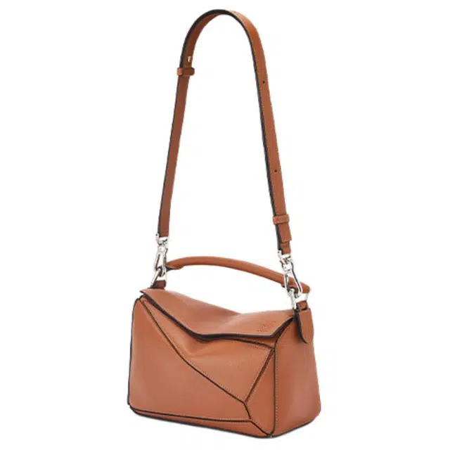 LOEWE Puzzle Anagram