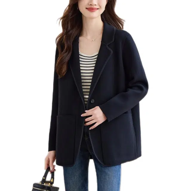 曲韩 时尚休闲简约西装领宽松长袖截短外套 女款 黑色