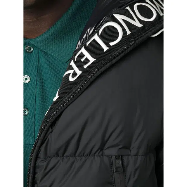 Moncler FW22 logo