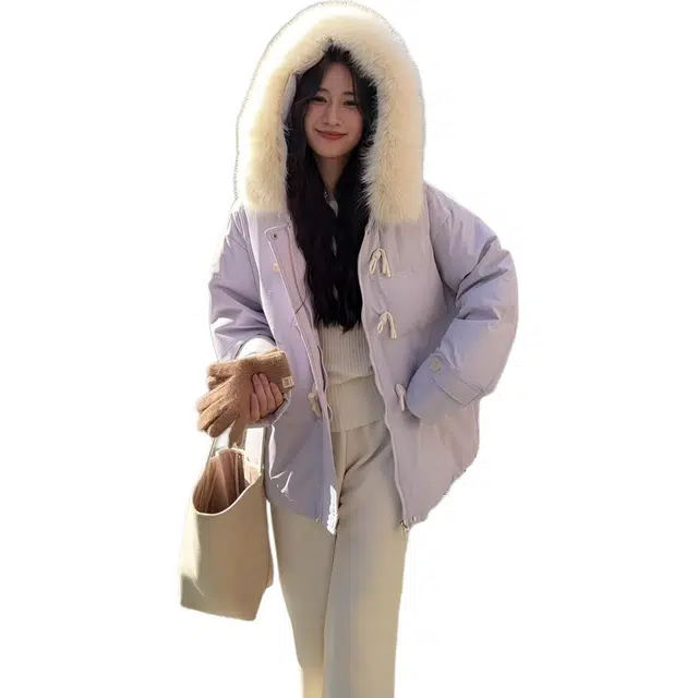 沐晓欣 牛角扣冬季韩版宽松大毛领加厚面包服外套棉服 女款