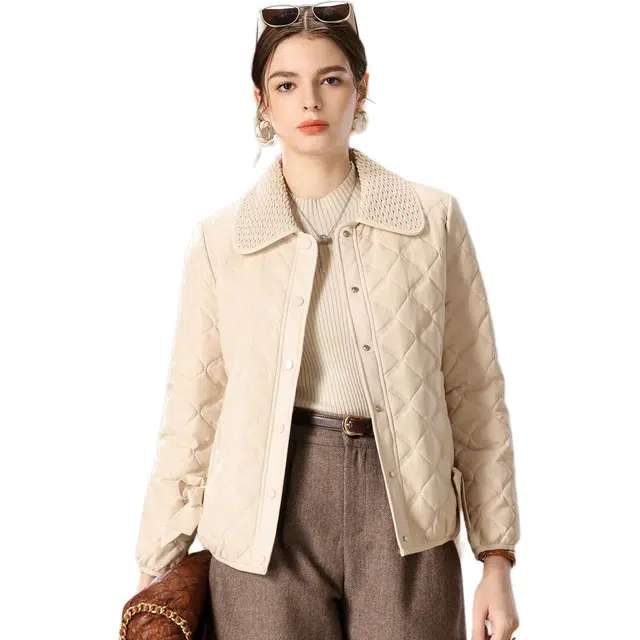 粉红玛琍 纯色时尚休闲简约舒适百搭翻领长袖棉服 女款 米白