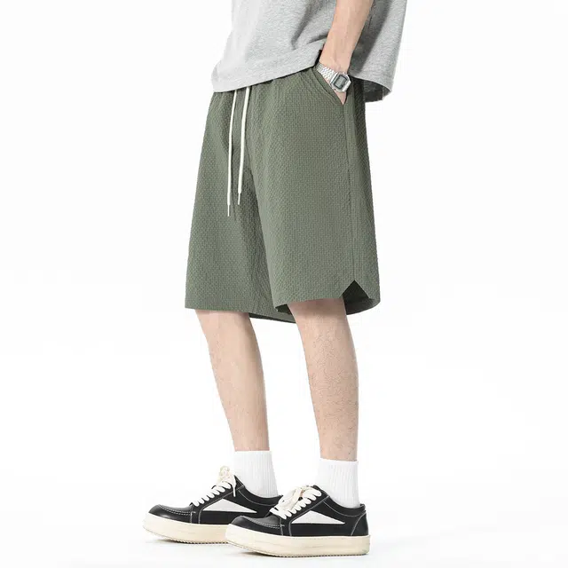 顶峰保罗 冰丝肌理感直筒薄款纯色宽松五分百搭美式潮牌垂顺无性别主义运动健身弹力休闲短裤 男女同款