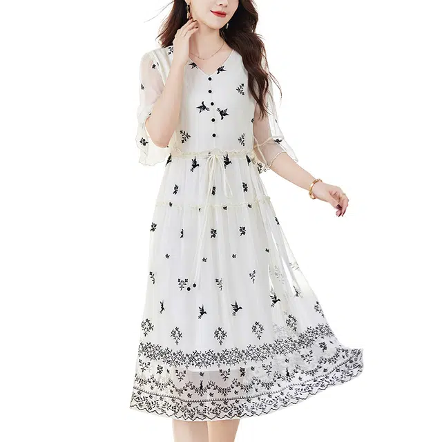 比利斯山羊 桑蚕丝轻奢气质优雅简约大气长袖连衣裙 女款