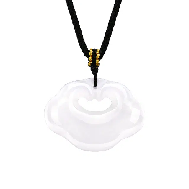 梦金园 祥云平安锁 新中式复古风优雅气质简约日常通勤百搭 平安顺遂#好运 天山翠 项链 女款