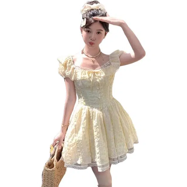 黛尔佳人 甜美风方领少女感减龄显瘦泡泡袖短袖连衣裙 女款