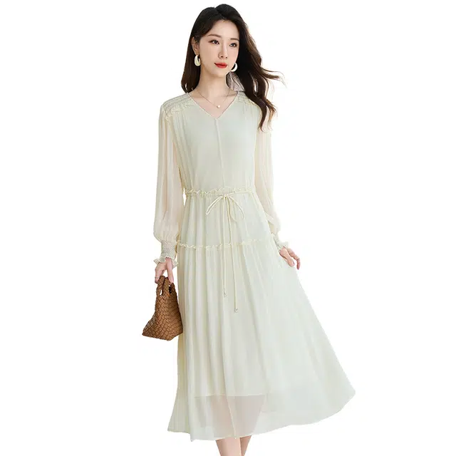 比利斯山羊 甜美纯色气质优雅舒适长袖连衣裙 女款