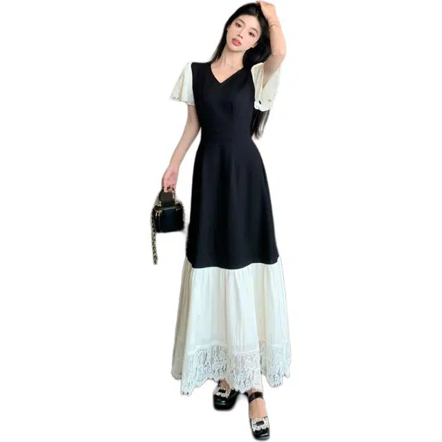 哒头下雨不愁 圆舞曲赫本风气质蕾丝拼接高级感假两件撞色长裙短袖连衣裙 女款