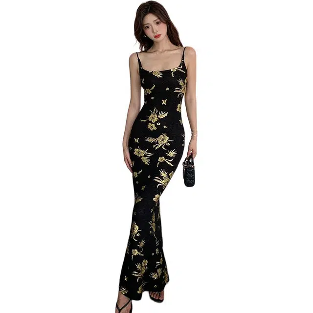 沐晓欣 新中式高级感时尚舒适长款开叉高腰修身显瘦烫金包臀鱼尾小众独特法式高端气质名媛吊带连衣裙 女款