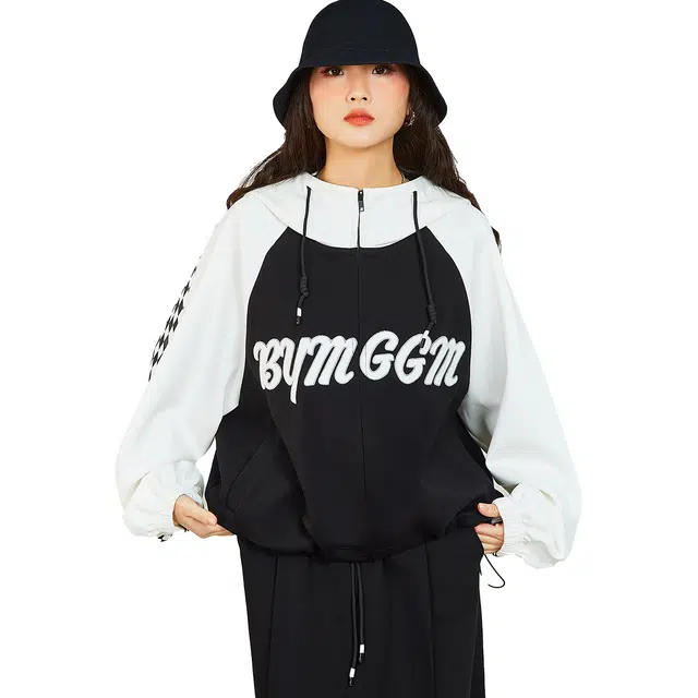 木果果木 宽松短款连帽字母印花简约舒适棒球服 女款