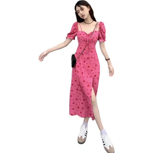 黛尔佳人 春季甜嫩爆款微胖显瘦遮肉气质短袖连衣裙 女款