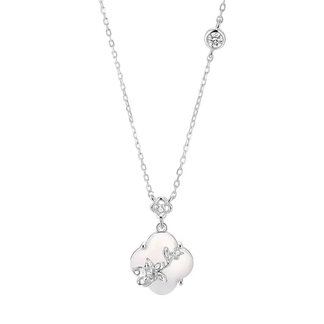 【可定制刻字】 珂里 气质梅花烙轻奢小众高级感精致甜美 玉髓 项链 女款