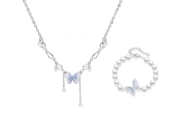 迎百宝 冰晶蓝蝴蝶清新甜美清冷感 本命年转运元素气质优雅流苏两件套小众设计感在逃公主风可调节锁骨链 合金 项链 女款